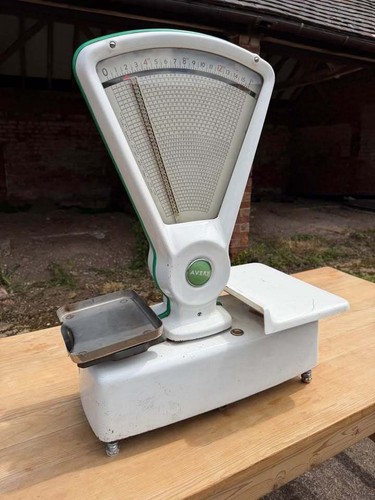 Large vintage avery scales - avery,