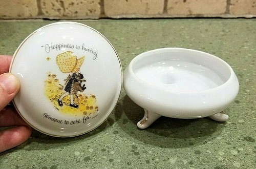 Holly hobby porcelain - holly, round