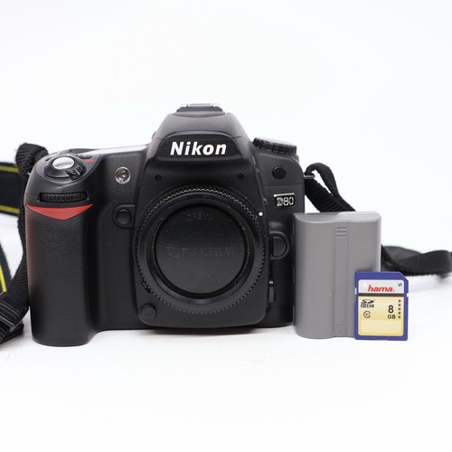 Nikon d80 2mp digital slr - digital,