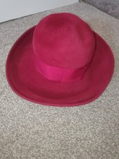 Windsmoor pink hat