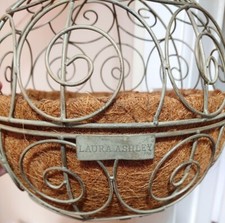 2 x Laura Ashley - Globe