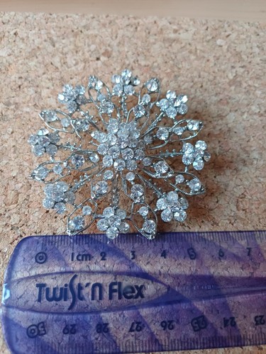 Vintage brooch round - brooch,