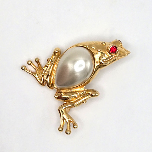 Faux pearl gold tone - red, eye