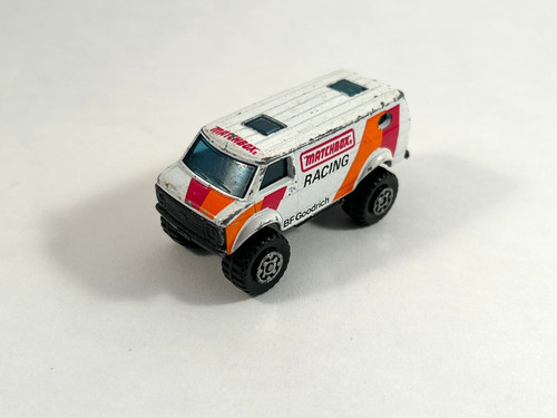 Matchbox 4x4 chevy van - chevy,