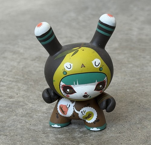 Kidrobot dunny julie - kidrobot, west