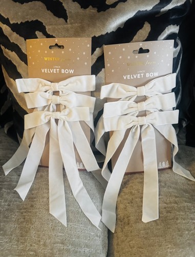 Cream velvet christmas tree - cream,