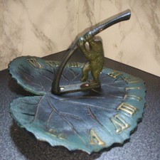 Antique-style leaf-shaped