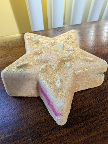 Lush bath bomb limited edition - lush,
