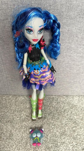 Monster high doll ghoulia - monster,