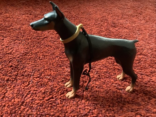 Doberman dog plastic - 5”,