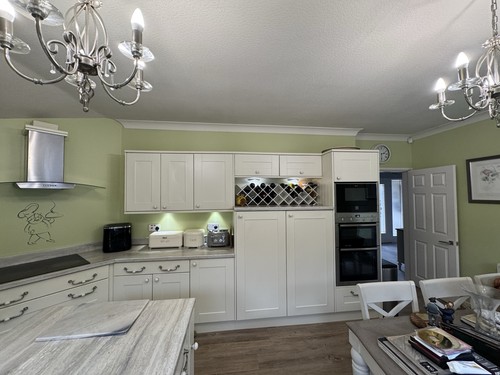 Full kitchen unit and - full,