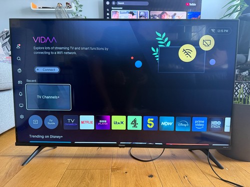 Hisense uhd smart tv - 43",