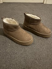 Women’s Brown Suede Boots