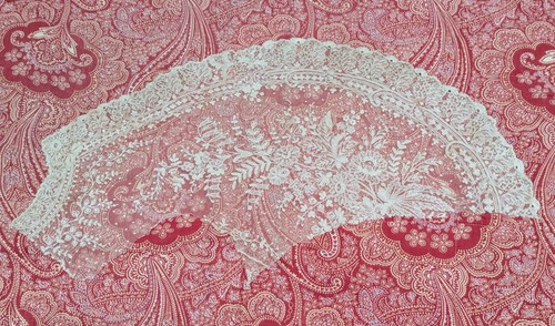 Antique creamy white brussels - antique,