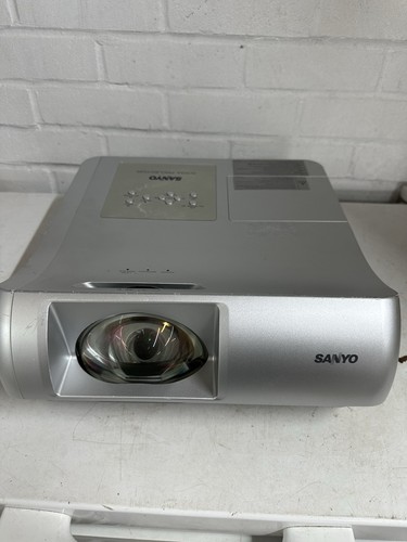 Sanyo wxga projector - projector, hdmi