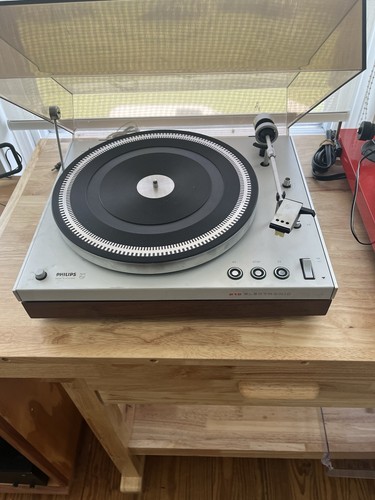 Philips 212 turntable