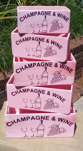 Pink painted wooden - , champagne