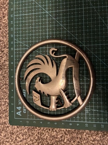 Vauxhall tailgate badge - vauxhall, logo