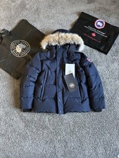 Canada Goose Navy Wyndham Parka Size Large with Fur Hood
