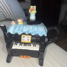Rare teapot piano - teapot, scene