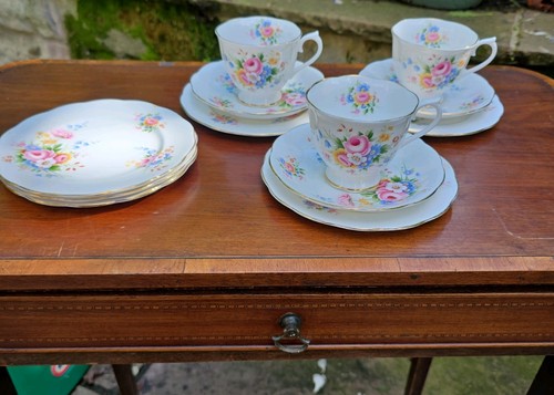 Royal albert bone china - albert,