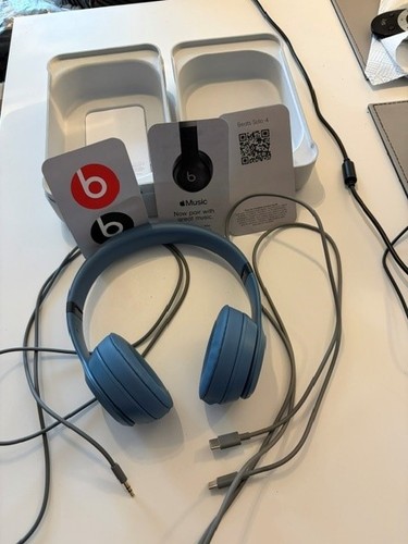 Beats dre solo - by,