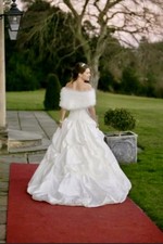 Winter Wedding Cover Up Ivory Soft FEATHER Fur Shrug Wrap LACE & FAVOUR Bridal 