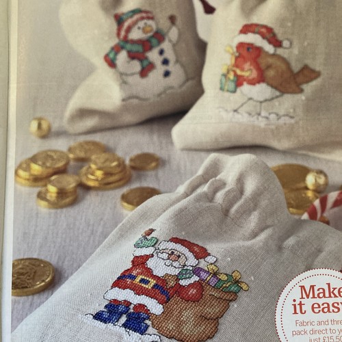 Festive friends robin santa - festive,