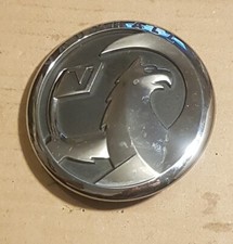 VAUXHALL INSIGNIA REAR BADGE 461088395 IN WORKING ORDER 