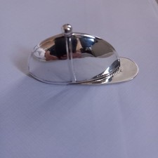 9.25 Silver Vesta match striker Jockey's Hat ideal for horse racing lovers. 6gr