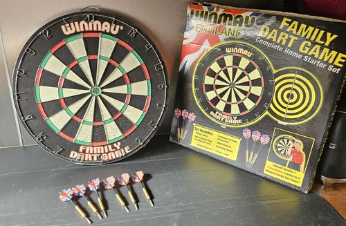 Winmau dart board - dart, family