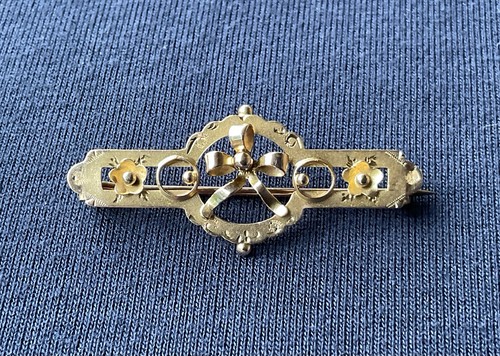 Pretty victorian yellow - pretty, ct
