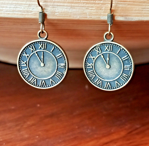 Cute quirky steampunk clock - quirky,