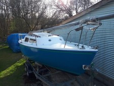 Jaguar 22 yacht, GRP, swing keel, trailer-sailer, with trailer & O/B engine