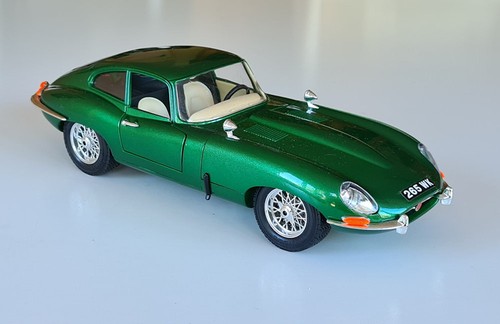 Bburago 1960 jaguar type - jaguar, e-type
