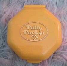 Vintage 90s Polly Pocket Salon with Figure Bluebird Toys