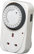 Plug In Timer 24 Hour White 3