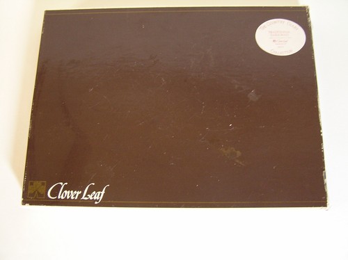 Clover leaf traditional table - traditional,