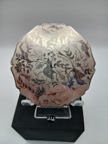 Lovely vintage stratton powder - lovely,