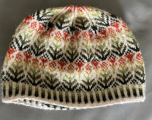Hand knitted pure - pure, shetland