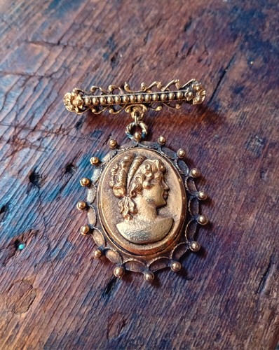 Vintage cameo style pendant - cameo,