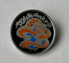 WHITESNAKE VINTAGE METAL PIN BADGE FROM THE 1980's INSERT STYLE RED