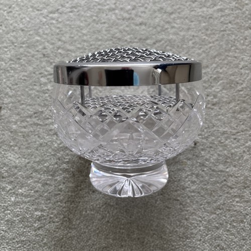Cut glass rose bowl with - cut, mesh