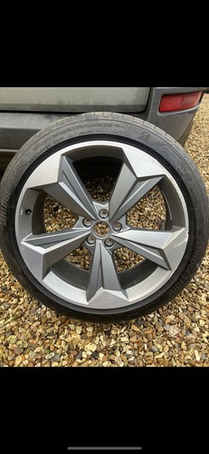 Genuine audi e tron - 1x, q4