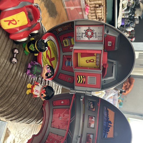 Ryan world mystery adventure - ryan's,