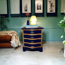 Small serpentine bow fronted