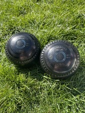 Pair of GreenMaster Pro-Line Lawn Bowls - Size 3 H9550