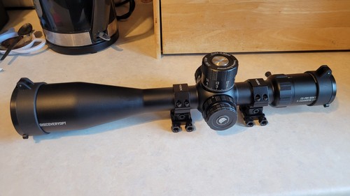 Holiday discovery optics - on,