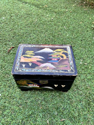 Old chinese black lacquer - old,