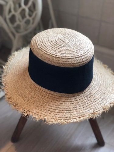 Ladies straw hat with - , wide